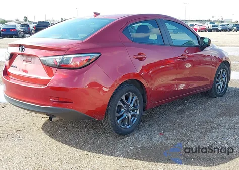 2019 Toyota Yaris Le z USA, uszkodzony, nr VIN 3MYDLBYV2KY522238